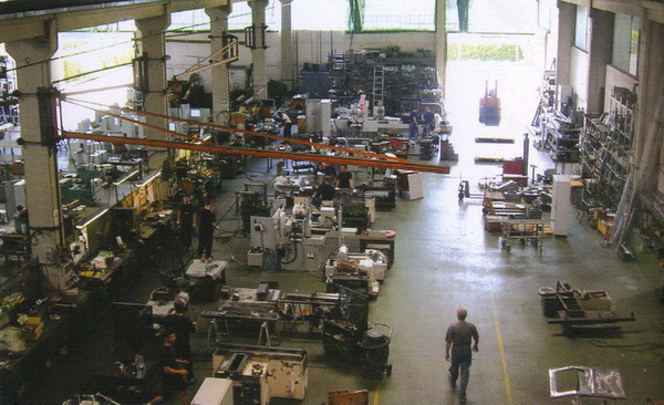 Цех завод ROBBI, где производятся станки одноименной марки - нажмите, чтобы увеличить картинку